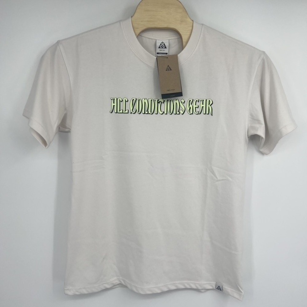 NWT Nike ACG Mens Small Dri-FIT Loose Fit Iguana Graphic T-Shirt  HJ0884-030